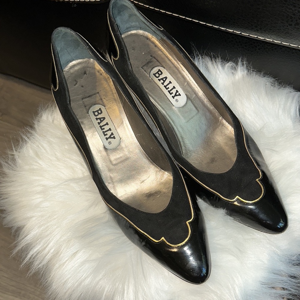 Vintage GUC Bally heels.